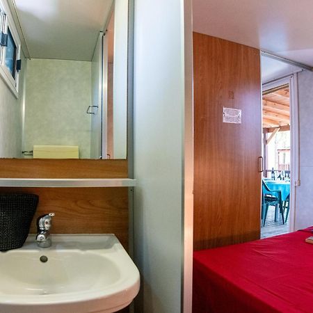 Camping Village Punta Navaccia トゥオーロ・スル・トラジメーノ エクステリア 写真