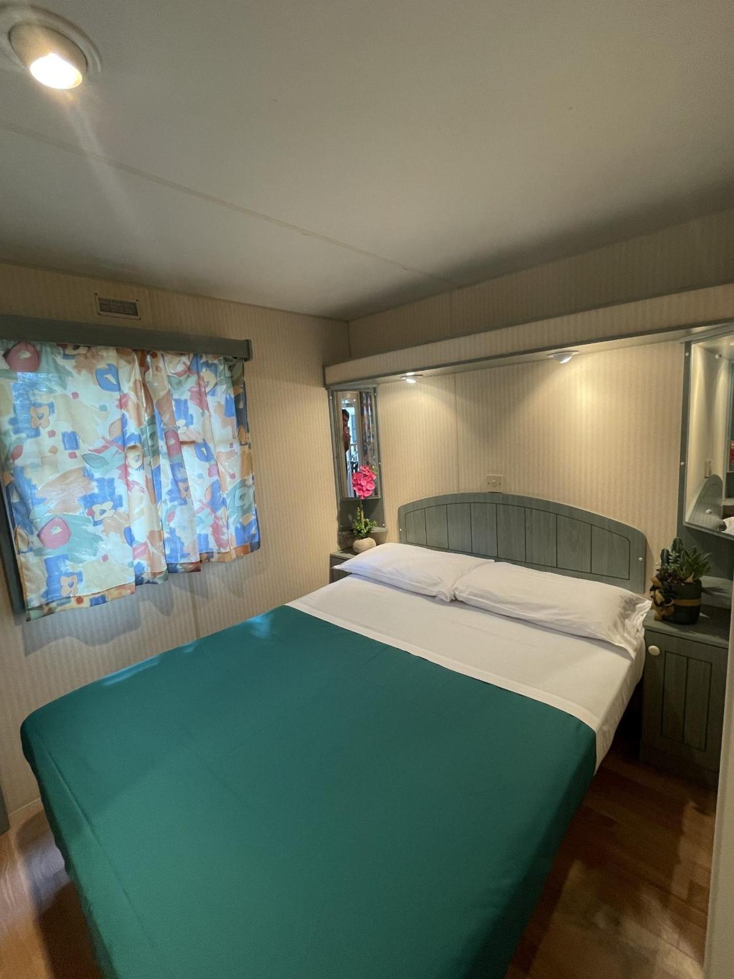 Camping Village Punta Navaccia トゥオーロ・スル・トラジメーノ エクステリア 写真