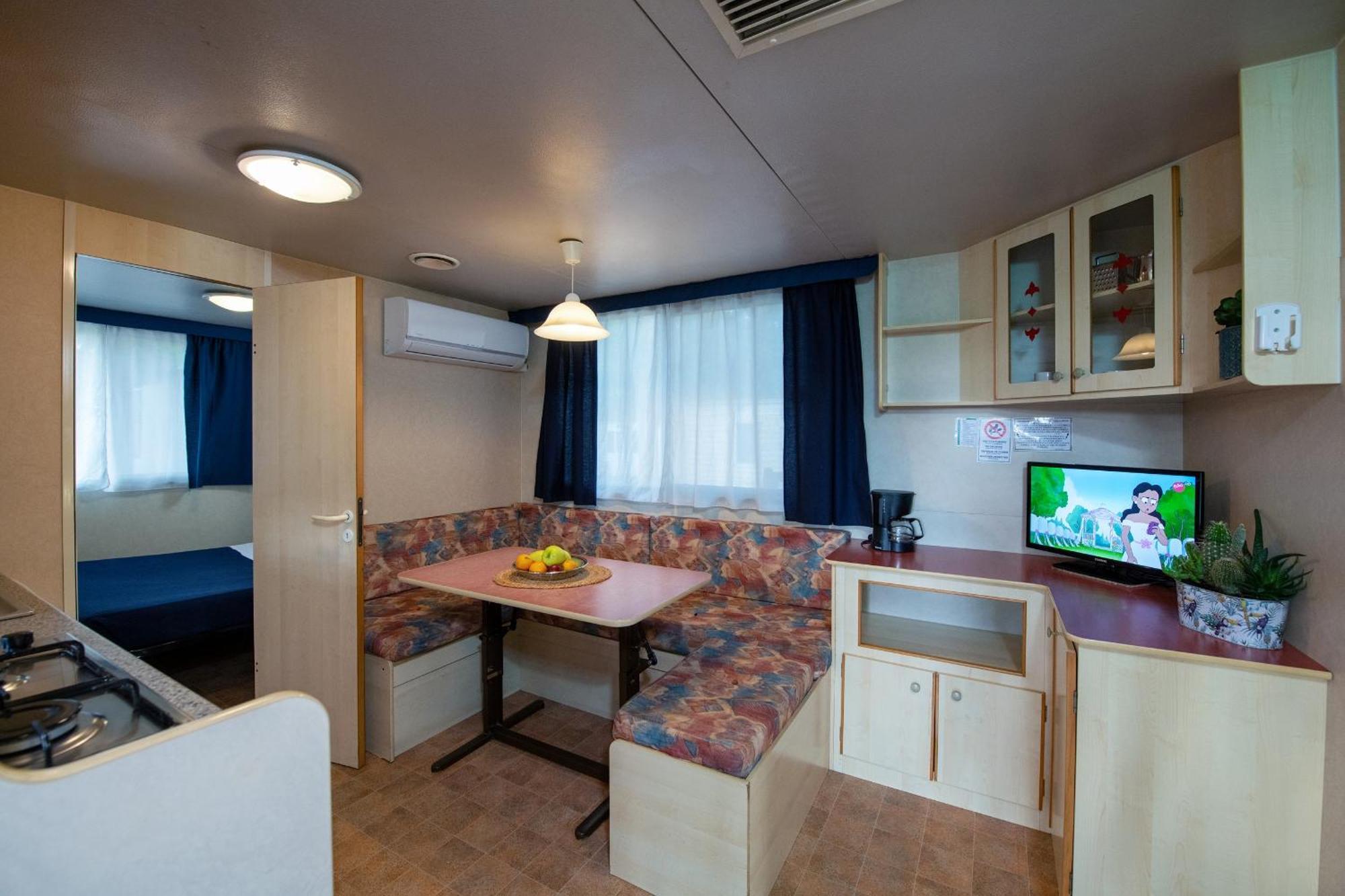 Camping Village Punta Navaccia トゥオーロ・スル・トラジメーノ エクステリア 写真